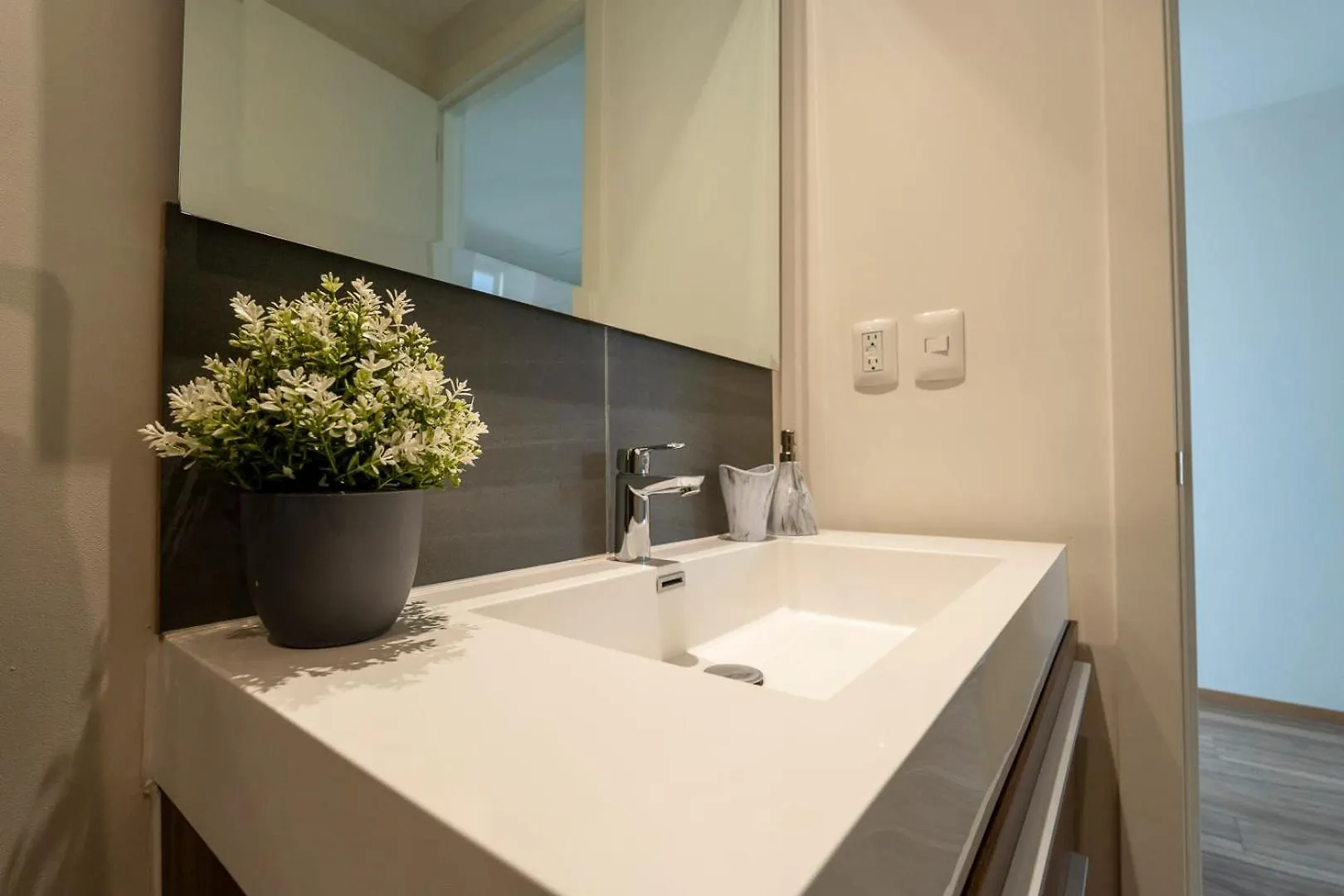 Luxury Escape Near Andares Modern Retreat Daire Guadalajara 0*,