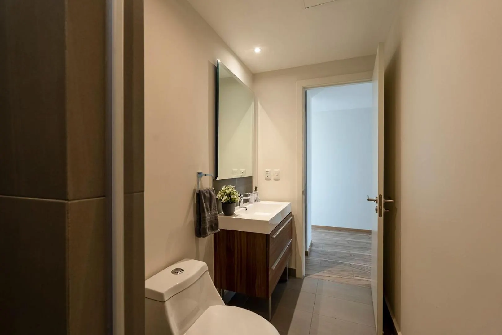 Luxury Escape Near Andares Modern Retreat Daire Guadalajara